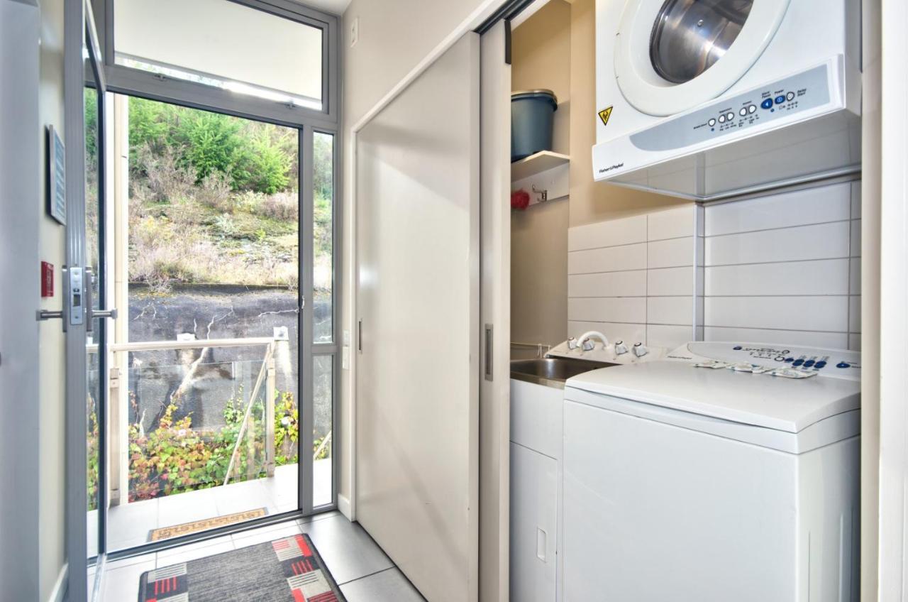 Pure Retreat Lake View Queenstown Exteriör bild